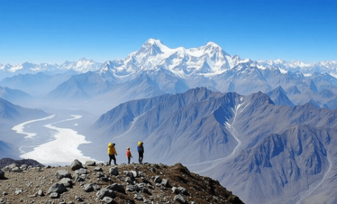everest_base_camp_trek-_see_the_majestic_mt_everest_1