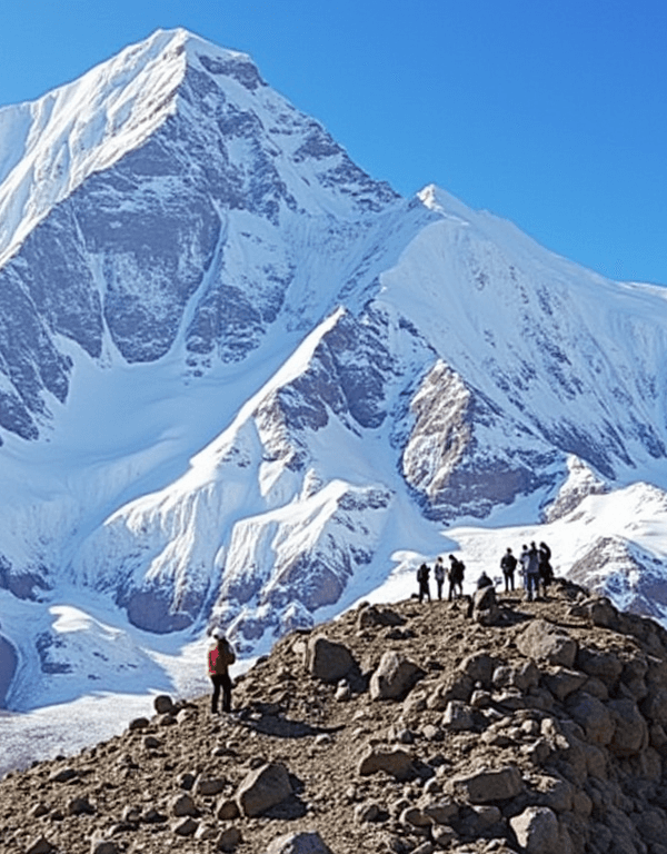 everest_base_camp_trek-_see_the_majestic_mt_everest_2