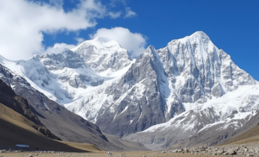 everest_base_camp_trek-_see_the_majestic_mt_everest_4